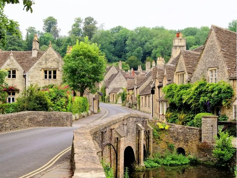 Lạc vào Castle Combe - Ngôi làng cổ tích đẹp nhất nước Anh