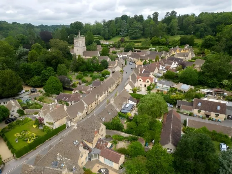 Đường trường xuyên làng