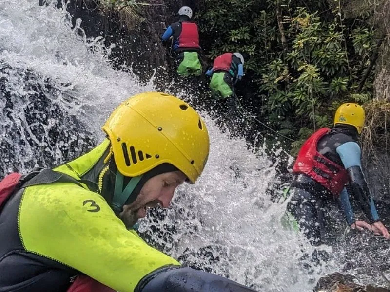 Thể thao mạo hiểm canyoning
