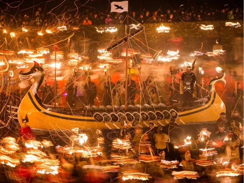 Up Helly Aa – Lễ hội lửa Viking ở Shetland