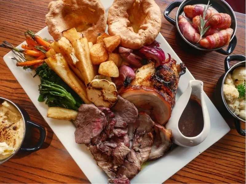 Roast Dinner – Bữa ăn nướng Chủ nhật