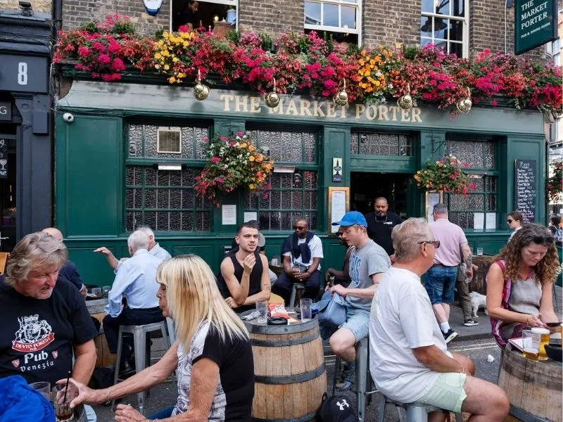 quán pub truyền thống ẩm thực anh quốc