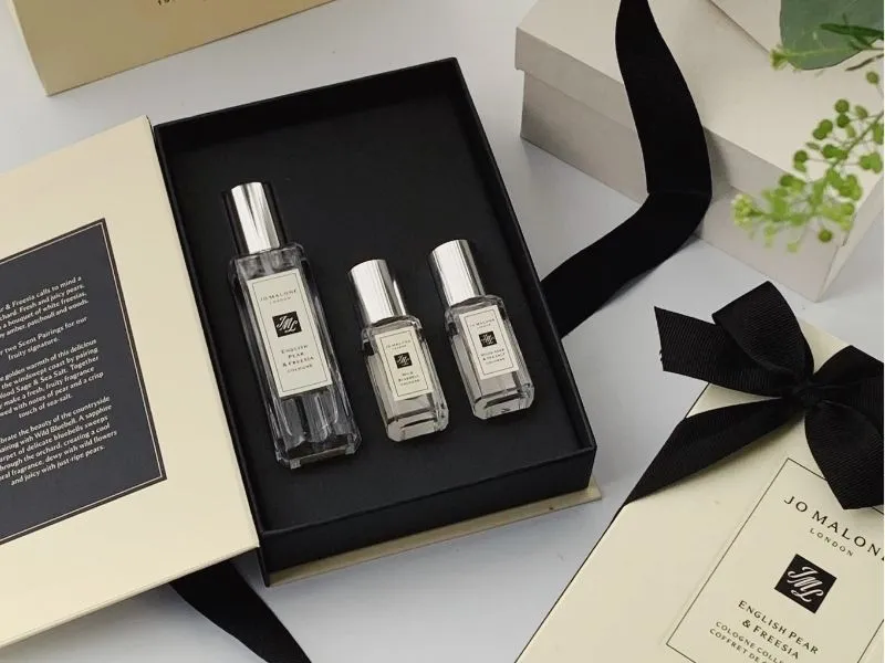 Mỹ phẩm, nước hoa - Quà tặng quý phái và truyền thống