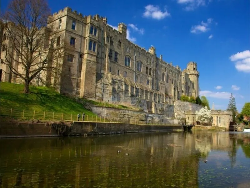 Lâu Đài Warwick – Kinh nghiệm du lịch Anh Quốc tự túc