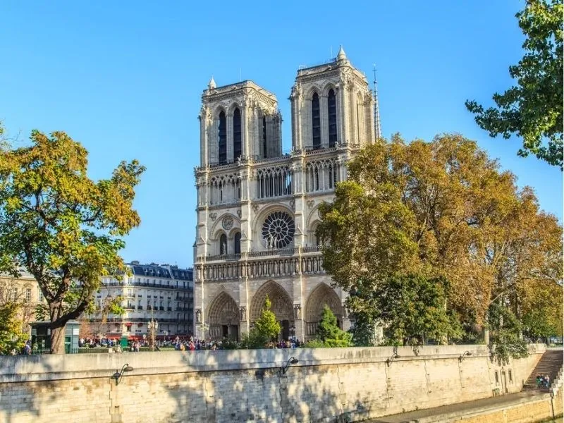  Nhà thờ Đức Bà Paris