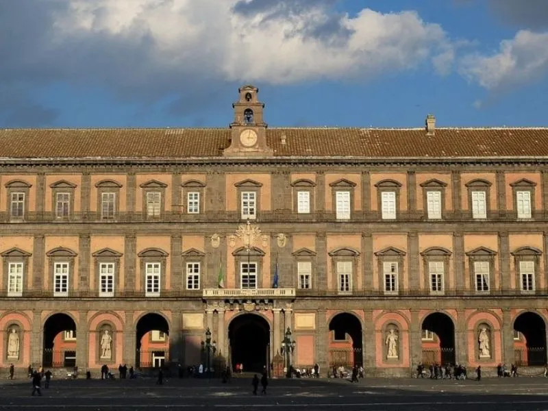 Cung điện hoàng gia Palazzo Reale