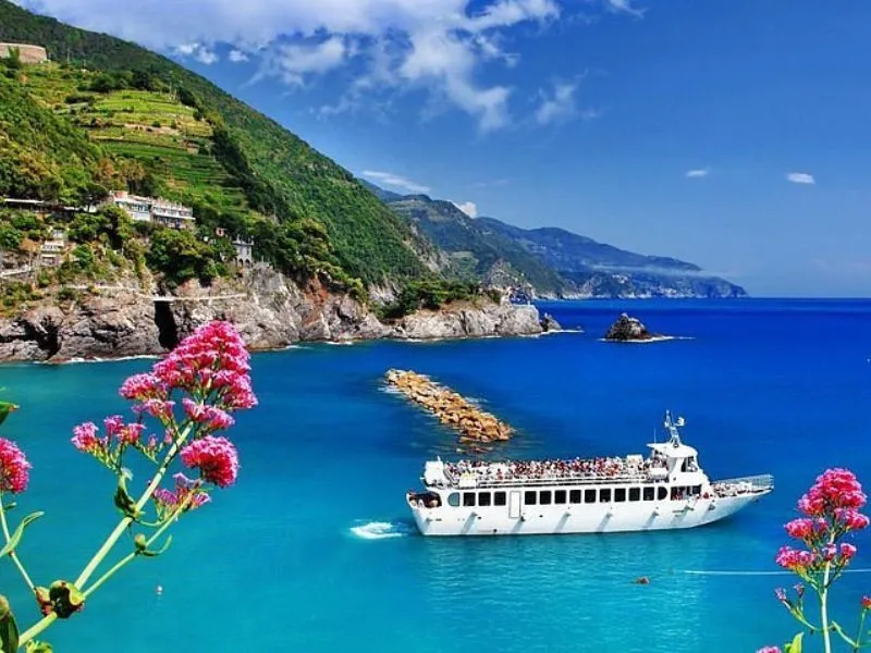 Phà (Đường thủy)-Cinque Terre