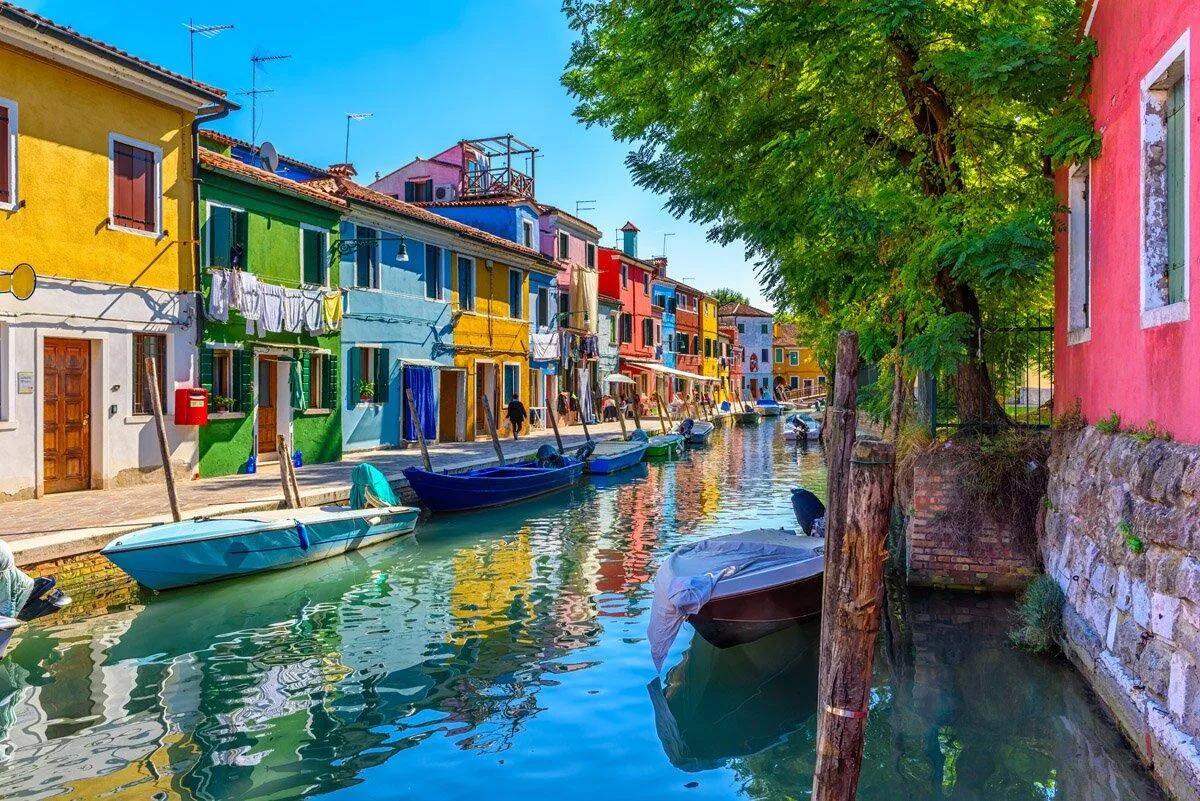 Thời tiết ôn hòa ở đảo Burano