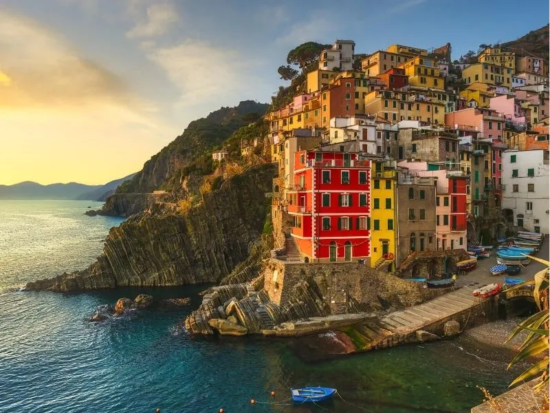 Những ngôi làng rực rỡ trong buổi chiều tà