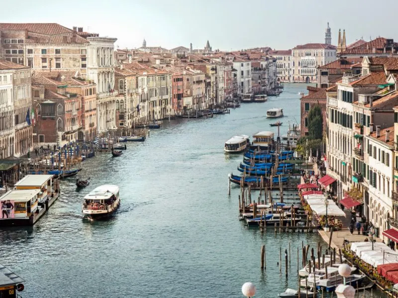 Một góc khác của Grand Canal