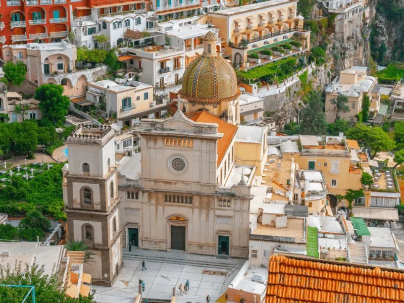 Santa Maria Assunta - Vương cung thánh đường bằng gốm sứ