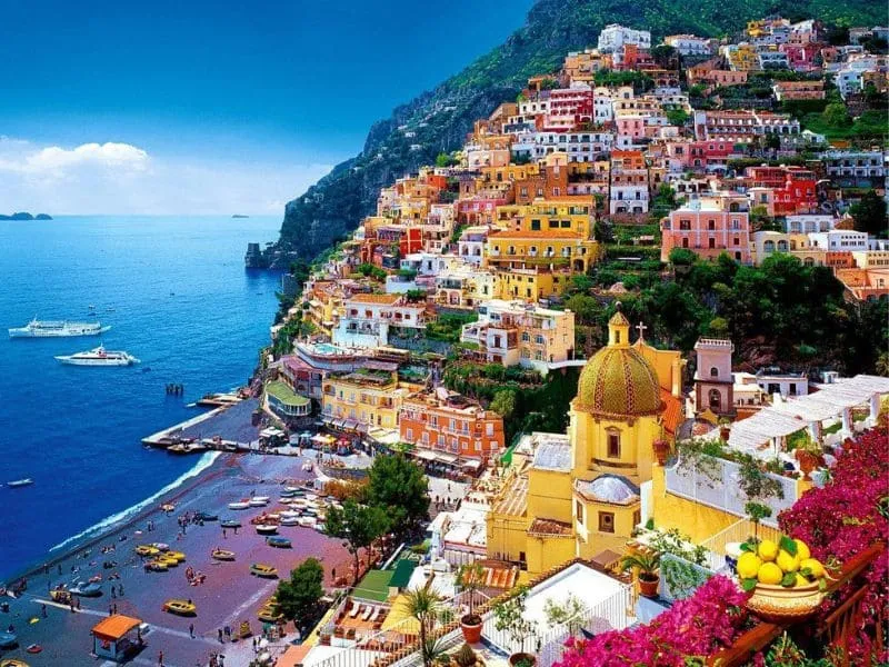 Làng chài gần biển Amalfi
