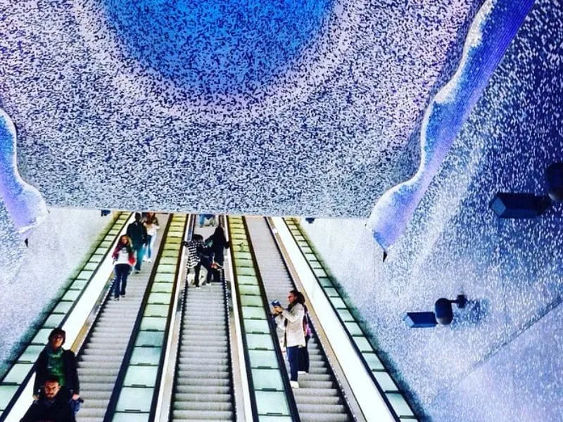 Ga Tàu điện ngầm (Metro)