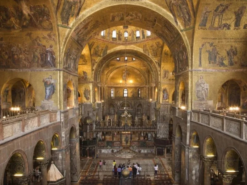 Trần và tường khảm vàng Mosaic