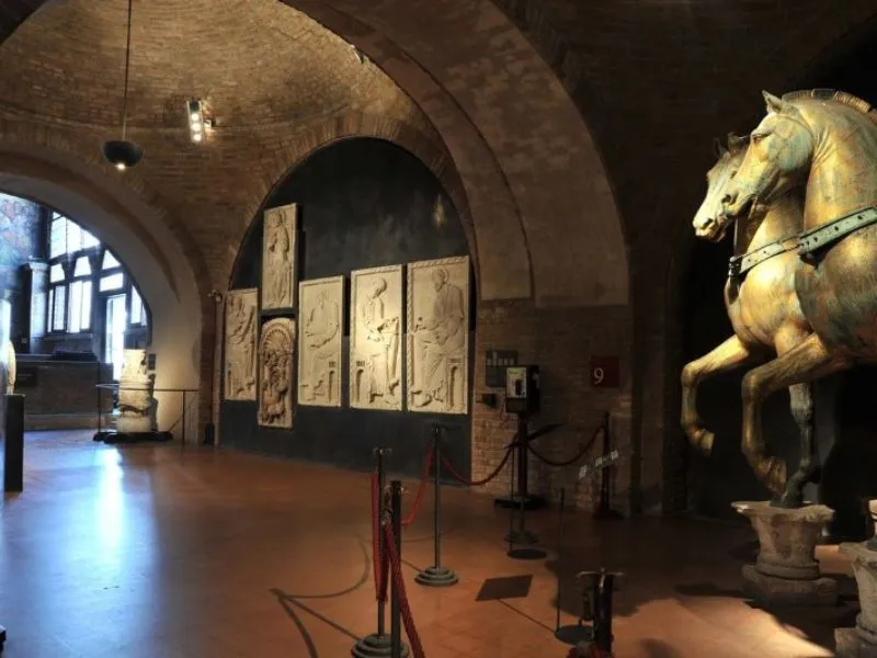 Bảo tàng Loggia dei Cavalli và sân thượng