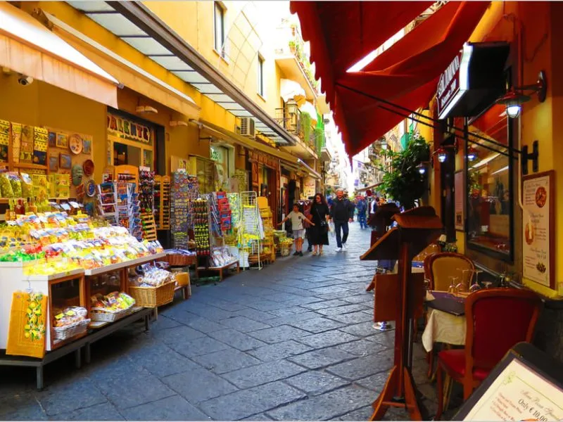 Phố cổ Viasan Cesareo 