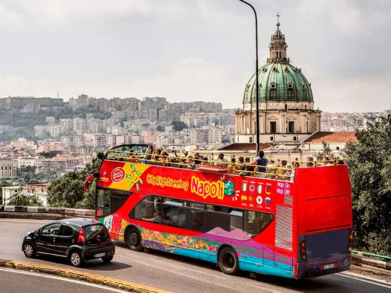 Xe buýt nội thành ở Ý 