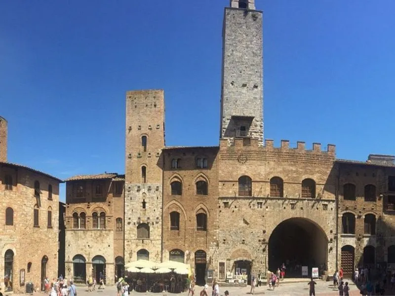 Thị trấn tháp cổ Gimignano