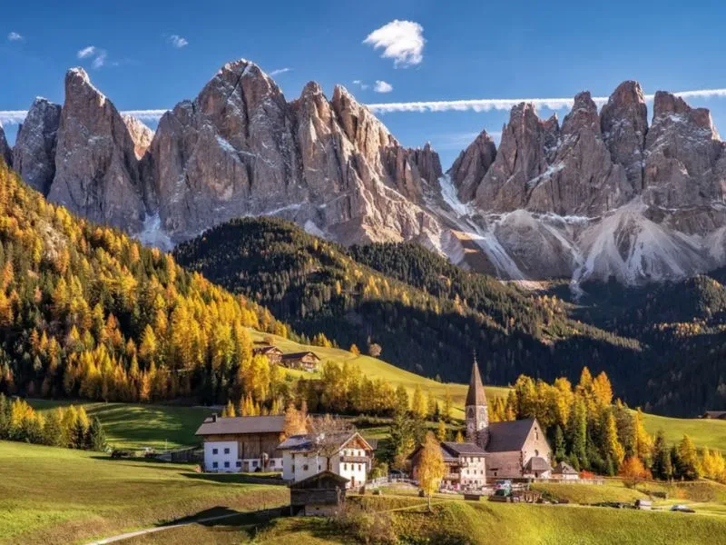 Dolomites nước Ý