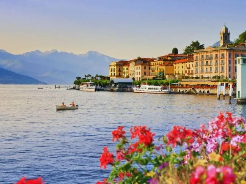 Trải nghiệm đi du thuyền trên hồ Como