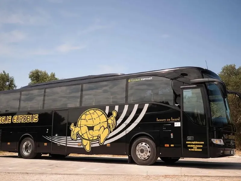 Xe buýt&nbsp;ở Alberobello