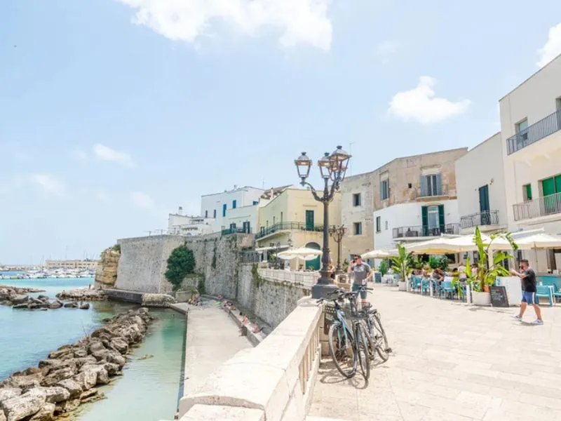 Con đường dạo biển tuyệt đẹp Lungomare 