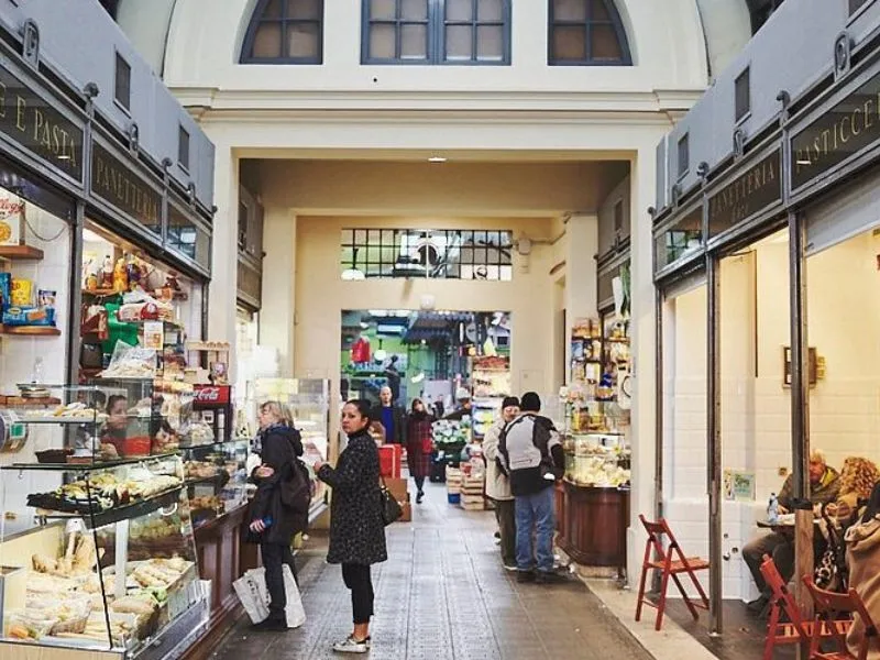 Tham quan khu chợ sầm uất Mercato Storico Albinelli 