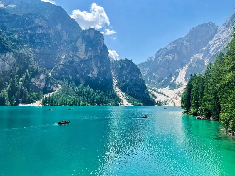  Lago di Braies: Thời điểm vàng để chiêm ngưỡng "nàng thơ" nước Ý