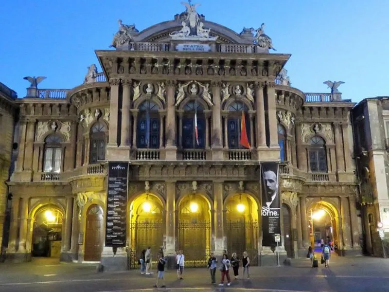 Quảng trường Bellini 