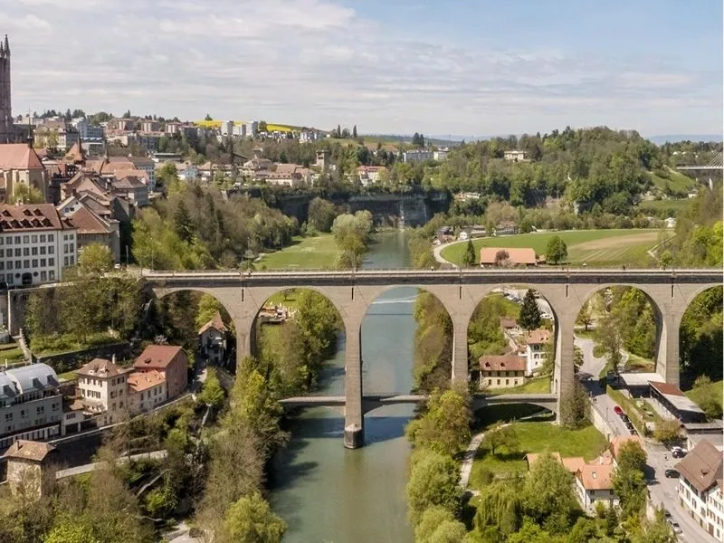 Cây cầu Zähringen bắc qua sông Sarine - Fribourg