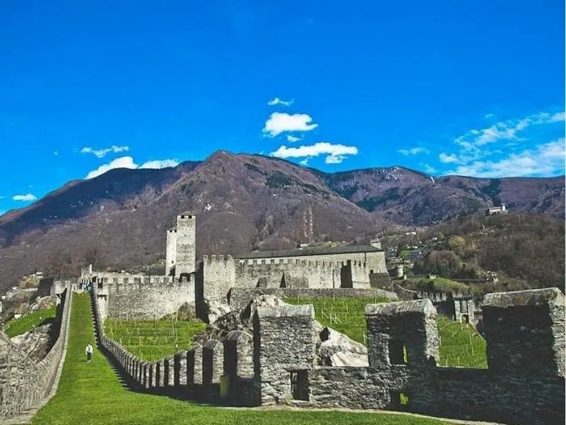 Lâu đài Castelgrande - Thị trấn Bellinzona - Bang Ticino