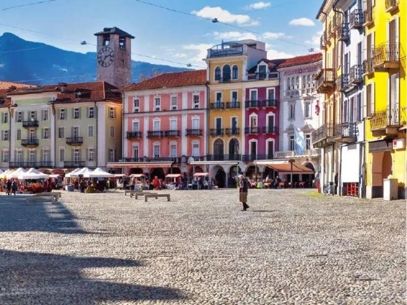 Quảng trường Piazza Grande ở thị trấn Locarno (ảnh sưu tầm)