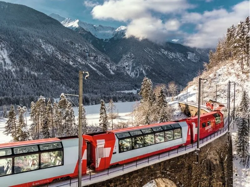 D i chuyển đến Lugano bằng tàu hỏa