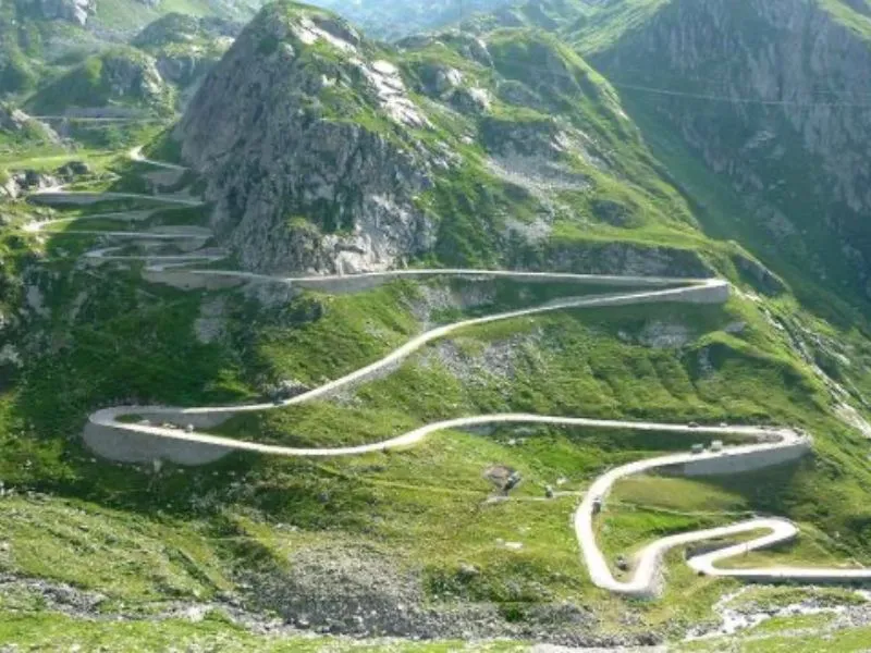 Đèo Oberalp - tuyến đường trong hành trình cùng Glacier Express