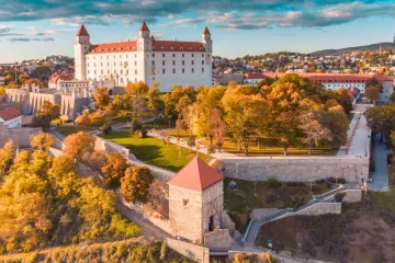 Tour du lịch Đông Âu 3 nước: Áo - Hungary - Slovakia 8 ngày 7 đêm